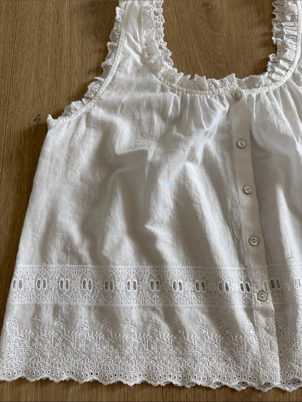 Madewell Embroidered Ruffle Trim Sleeveless Top In Eyelet White sz. S - Picture 4 of 6
